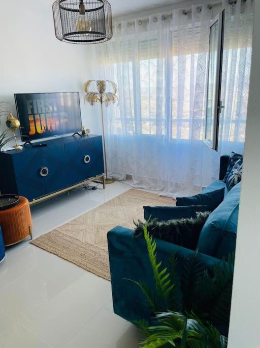 Couples Only, Beautiful 1 Bedroom Apartment In Victoria Building 莫哈卡尔 外观 照片